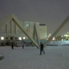 ТРК "Братск-Арт" и памятник первостроителям, стилизованный под палатки