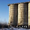 Развалины завода ЖБИ, бункера для цемента. Автор: Libidiv