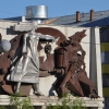 Декоративная скульптура «Войны и мира» на фасаде кинотеатра мир. Автор: IPAAT