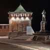 памятник Чкалову у Георгиевской башни Кремля