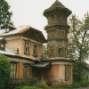 Деревянный дом с башней в 2007 году. Фото: Илья Гапиенко